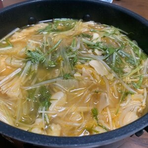 ゴマ油で炒めたキムチがポイント☆一年中きりたんぽ鍋